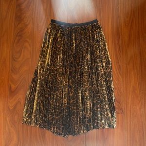JCrew Leopard pleated skirt, shin length. Size 8, NEW, tags on.